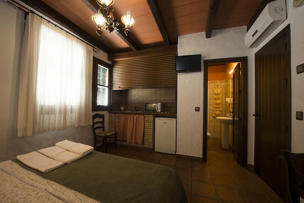 Hostal Torre De Guzman Conil De La Frontera Luaran gambar