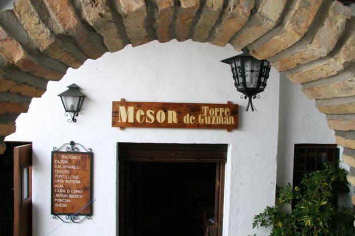Hostal Torre De Guzman Conil De La Frontera Luaran gambar